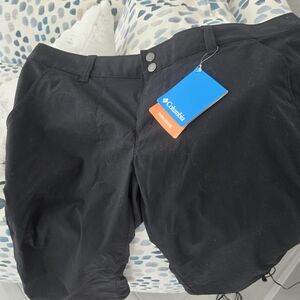 Columbia Women's Black Cropped Hiking Pants